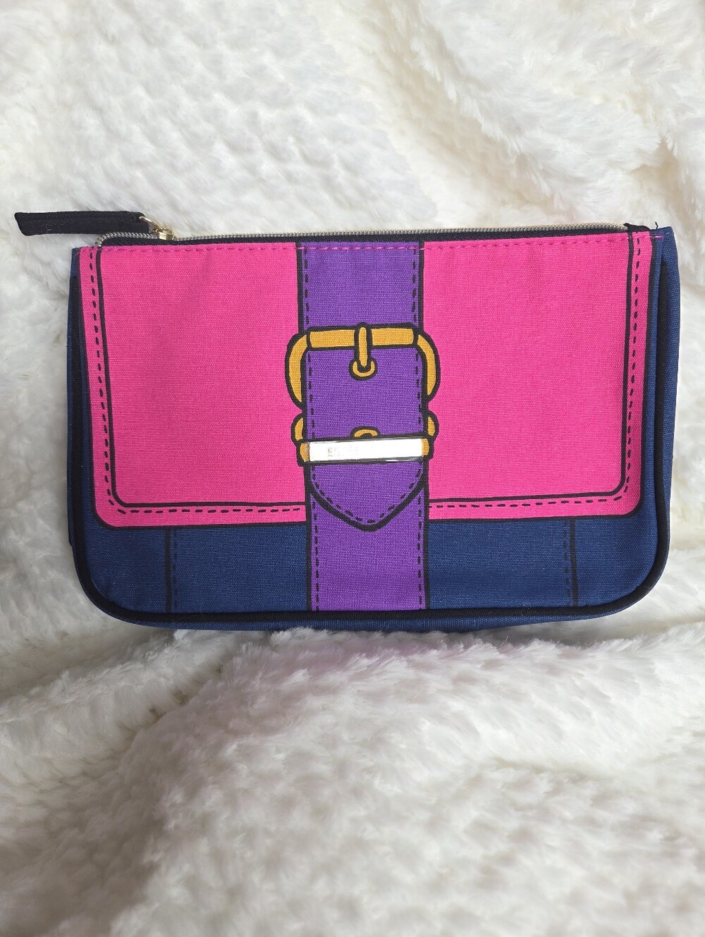 Free New cute pouch Estee Lauder  with any purchase of $20 or more!